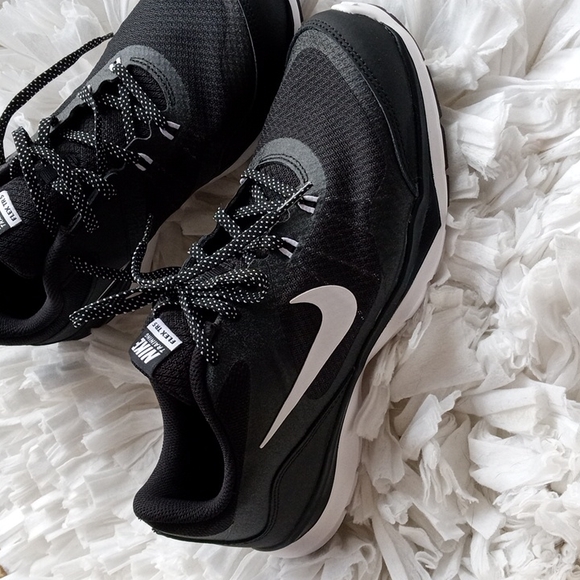 Nike Shoes - Nike Flex Trainer 5 Sneakers Black & White Size 8 W Brand New!